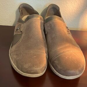 Clarks women’s slip ons